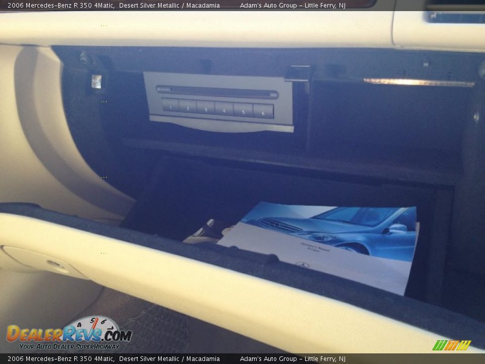 2006 Mercedes-Benz R 350 4Matic Desert Silver Metallic / Macadamia Photo #31