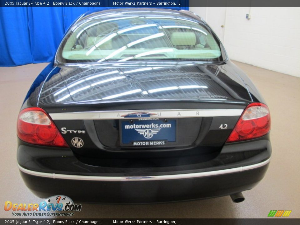 2005 Jaguar S-Type 4.2 Ebony Black / Champagne Photo #7