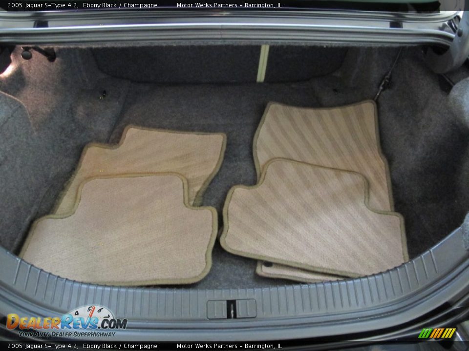 2005 Jaguar S-Type 4.2 Ebony Black / Champagne Photo #11