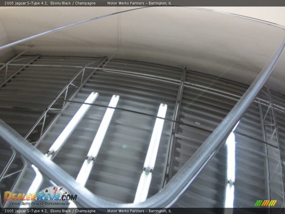 2005 Jaguar S-Type 4.2 Ebony Black / Champagne Photo #12