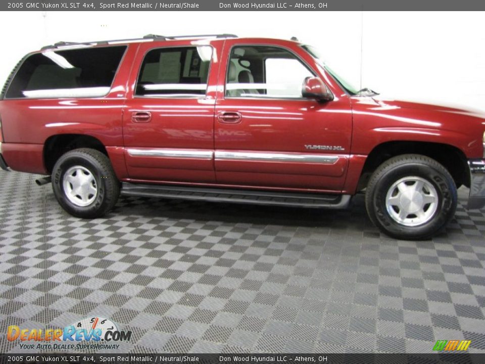 2005 GMC Yukon XL SLT 4x4 Sport Red Metallic / Neutral/Shale Photo #3