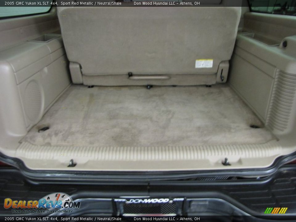 2005 GMC Yukon XL SLT 4x4 Sport Red Metallic / Neutral/Shale Photo #4