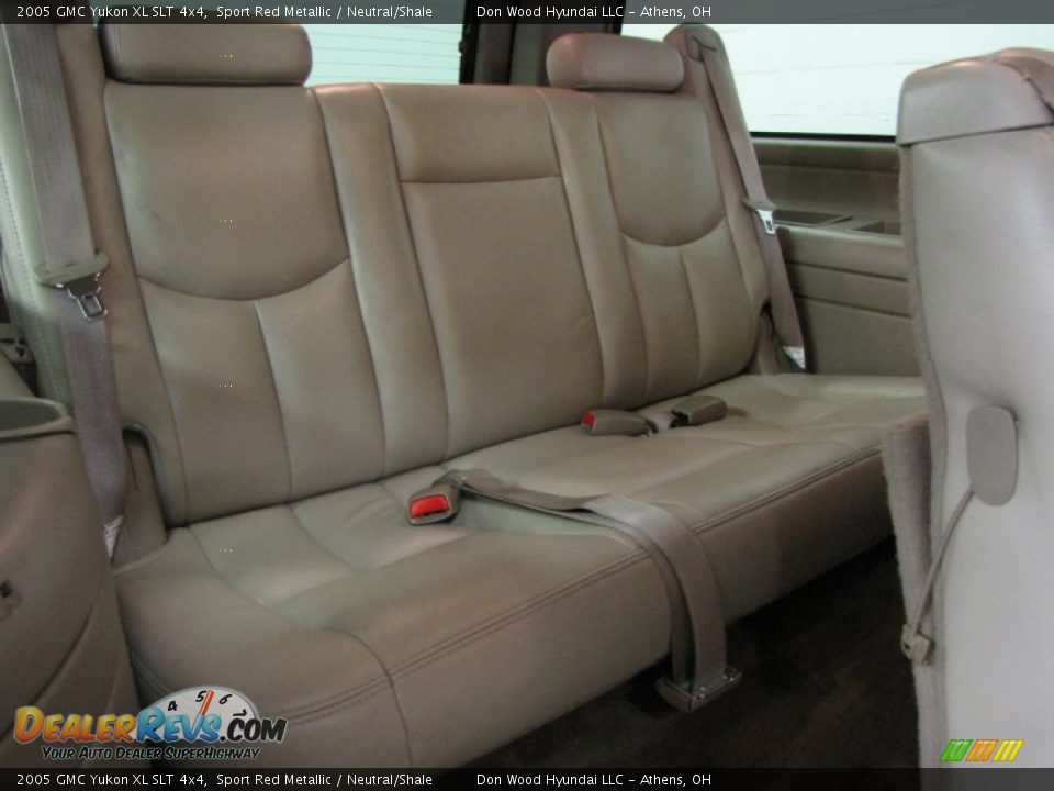 2005 GMC Yukon XL SLT 4x4 Sport Red Metallic / Neutral/Shale Photo #10