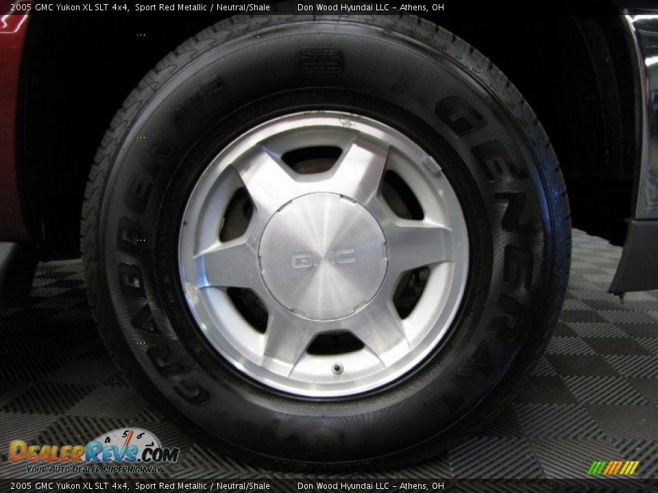 2005 GMC Yukon XL SLT 4x4 Sport Red Metallic / Neutral/Shale Photo #28