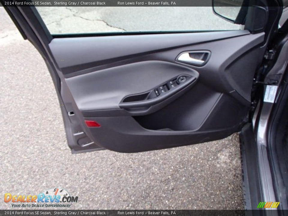 2014 Ford Focus SE Sedan Sterling Gray / Charcoal Black Photo #11