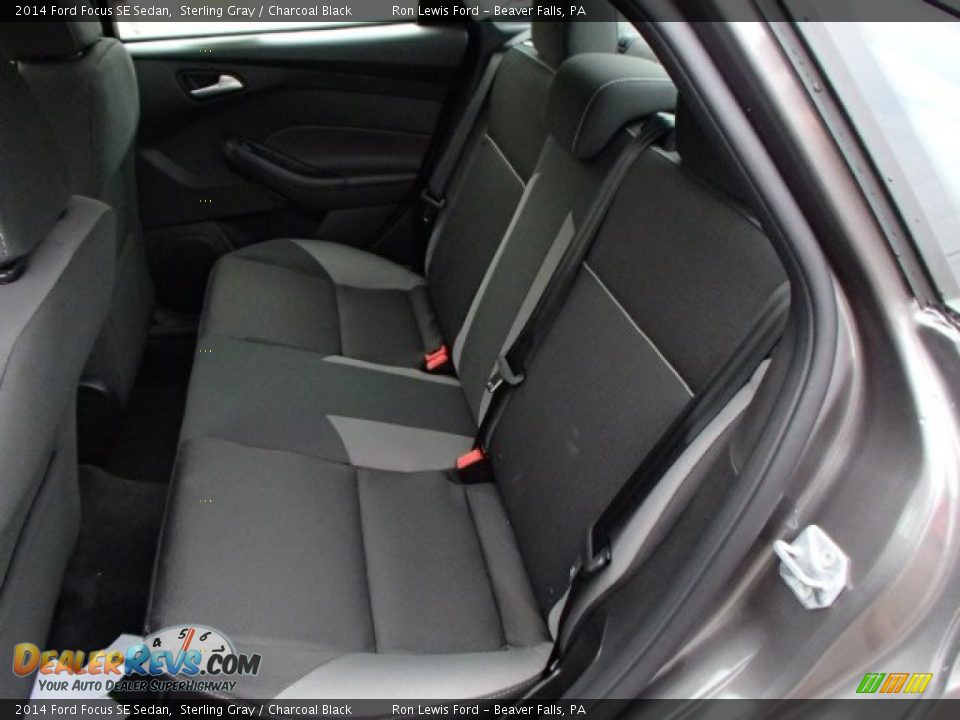 2014 Ford Focus SE Sedan Sterling Gray / Charcoal Black Photo #12