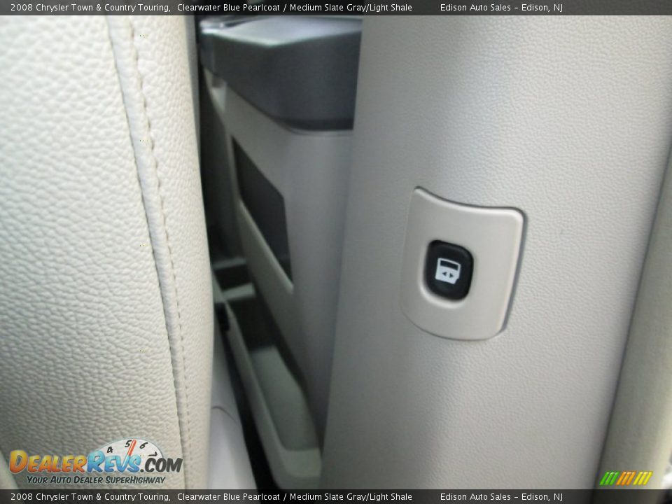 2008 Chrysler Town & Country Touring Clearwater Blue Pearlcoat / Medium Slate Gray/Light Shale Photo #32