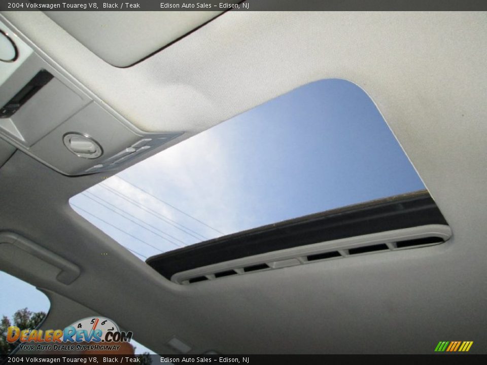 2004 Volkswagen Touareg V8 Black / Teak Photo #19