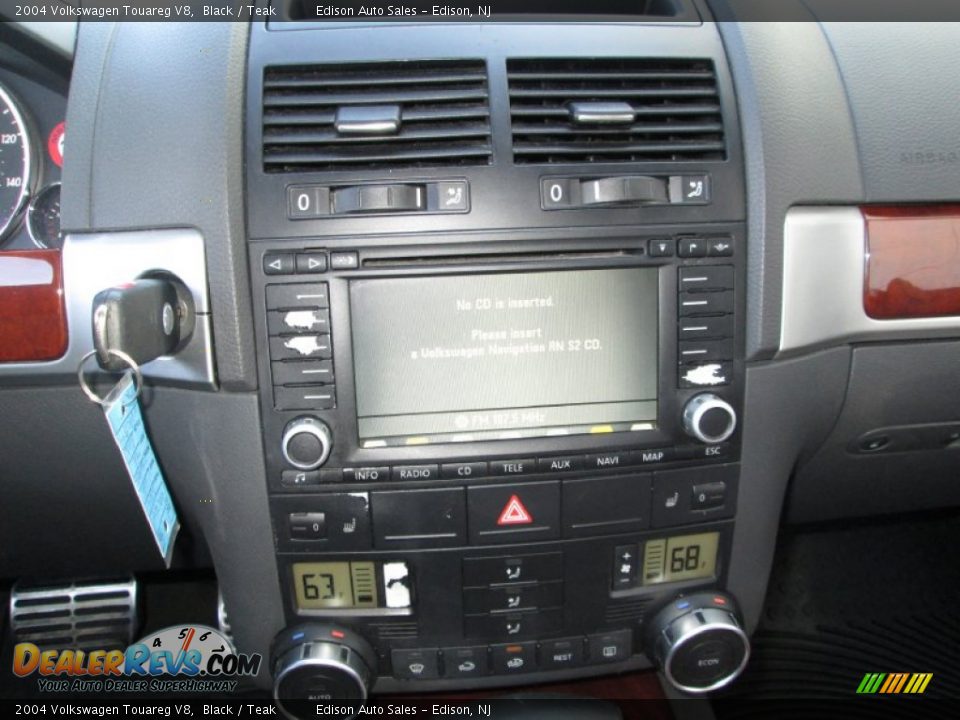 2004 Volkswagen Touareg V8 Black / Teak Photo #20