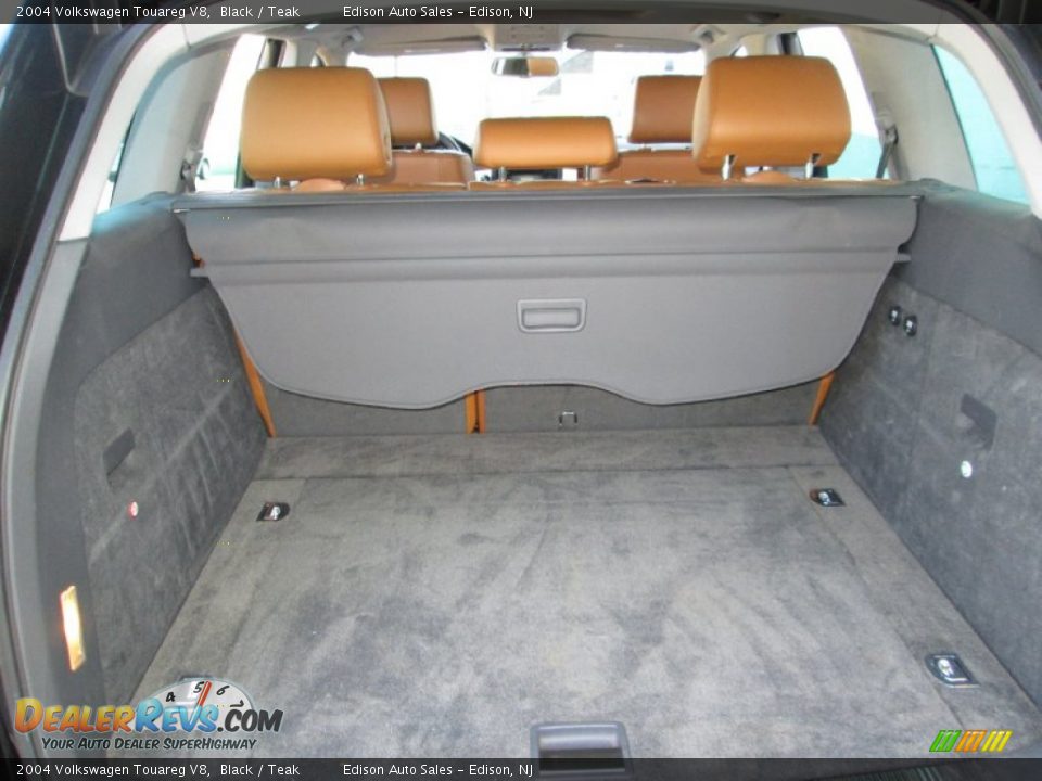 2004 Volkswagen Touareg V8 Black / Teak Photo #28