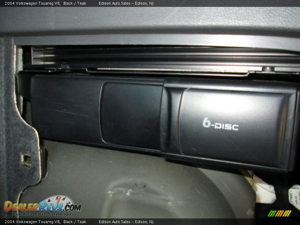 2004 Volkswagen Touareg V8 Black / Teak Photo #29