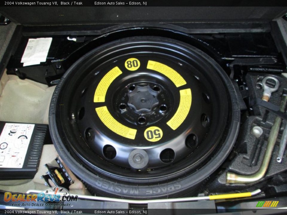 2004 Volkswagen Touareg V8 Black / Teak Photo #30