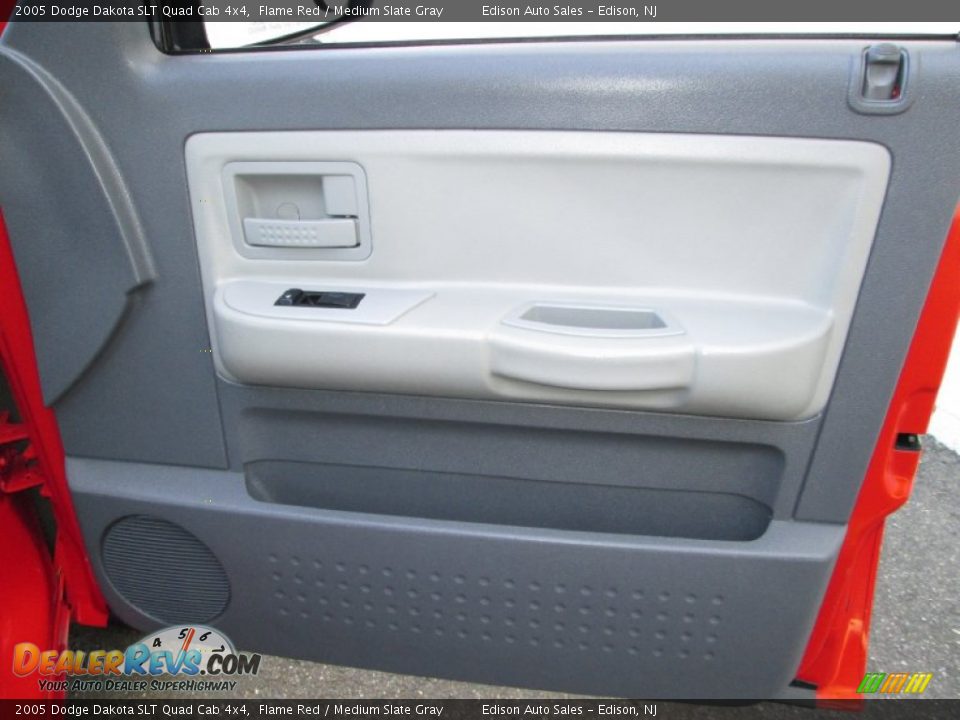 2005 Dodge Dakota SLT Quad Cab 4x4 Flame Red / Medium Slate Gray Photo #27