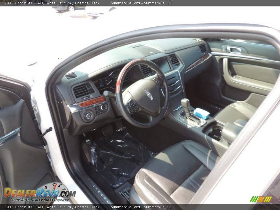 2013 Lincoln MKS FWD White Platinum / Charcoal Black Photo #3