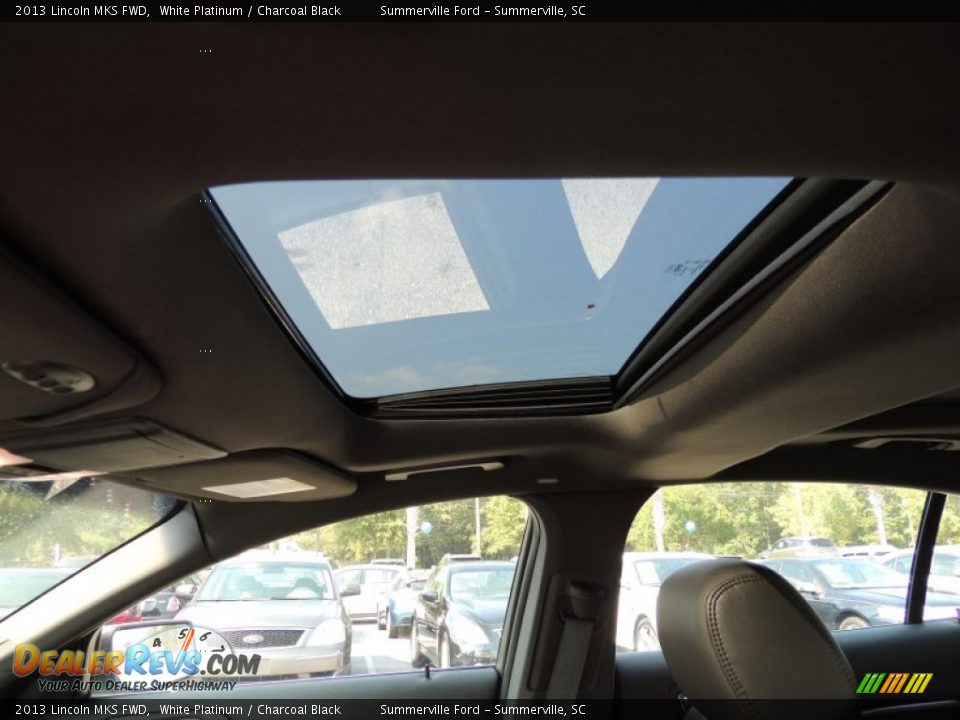 2013 Lincoln MKS FWD White Platinum / Charcoal Black Photo #4