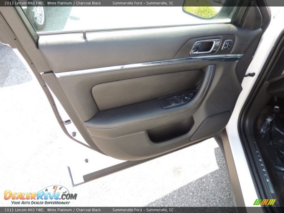 2013 Lincoln MKS FWD White Platinum / Charcoal Black Photo #6