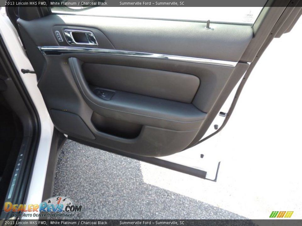 2013 Lincoln MKS FWD White Platinum / Charcoal Black Photo #10