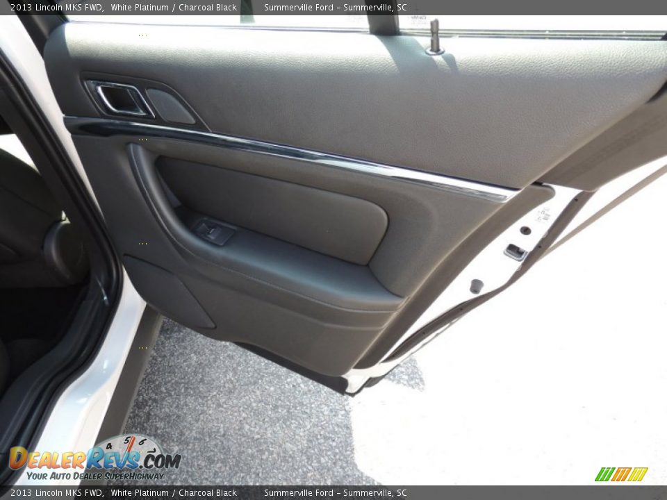2013 Lincoln MKS FWD White Platinum / Charcoal Black Photo #12