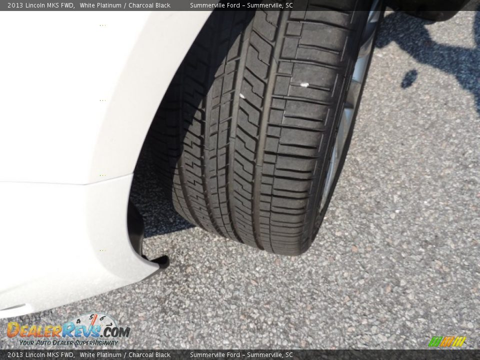 2013 Lincoln MKS FWD White Platinum / Charcoal Black Photo #17