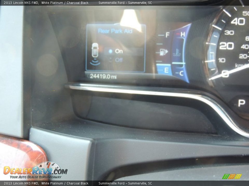 2013 Lincoln MKS FWD White Platinum / Charcoal Black Photo #23