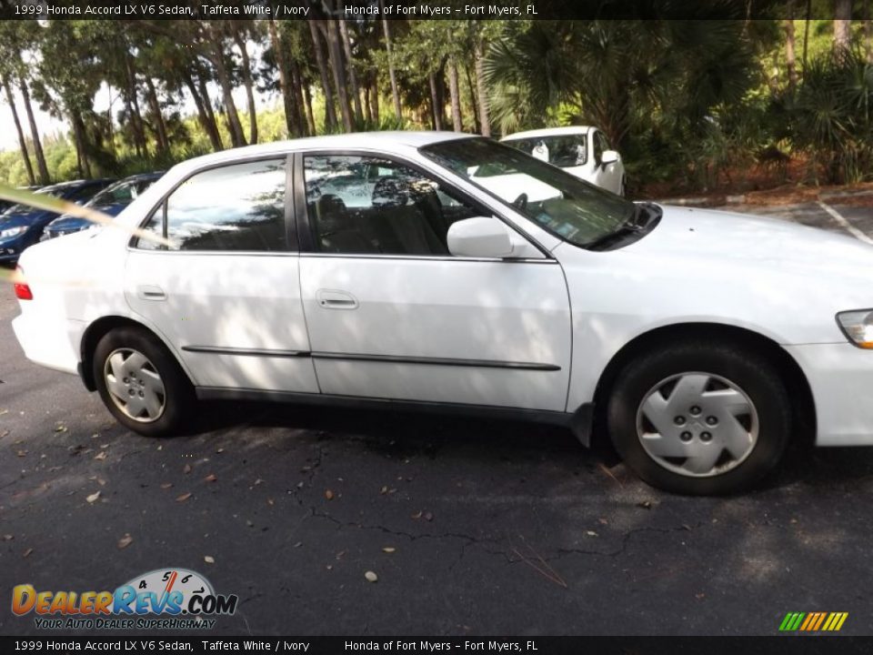 1999 Honda Accord LX V6 Sedan Taffeta White / Ivory Photo #5