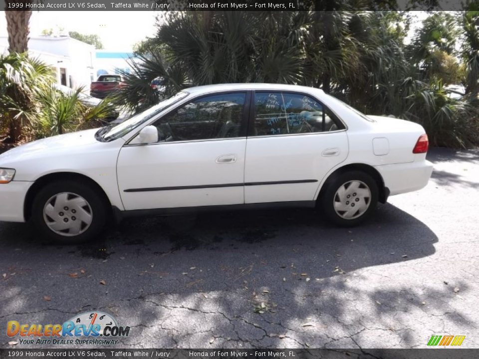 1999 Honda Accord LX V6 Sedan Taffeta White / Ivory Photo #10