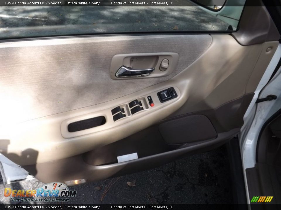 1999 Honda Accord LX V6 Sedan Taffeta White / Ivory Photo #11