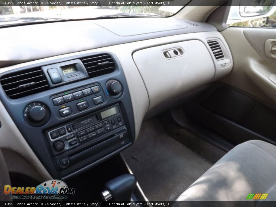 Controls of 1999 Honda Accord LX V6 Sedan Photo #14