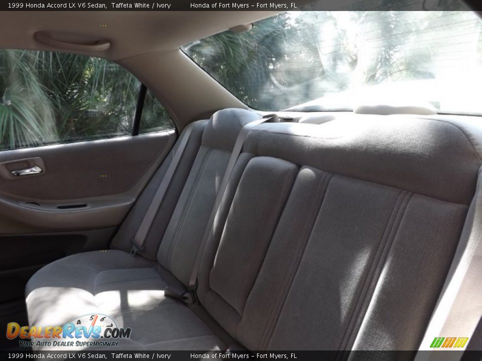 1999 Honda Accord LX V6 Sedan Taffeta White / Ivory Photo #22