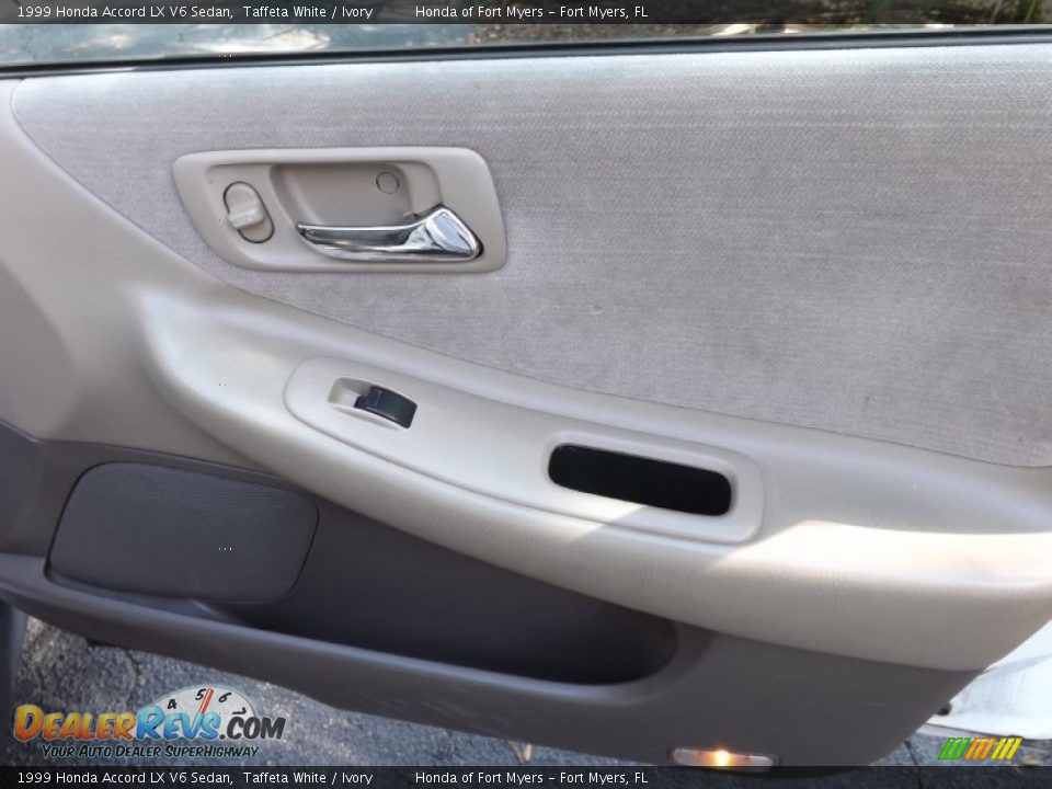 1999 Honda Accord LX V6 Sedan Taffeta White / Ivory Photo #26