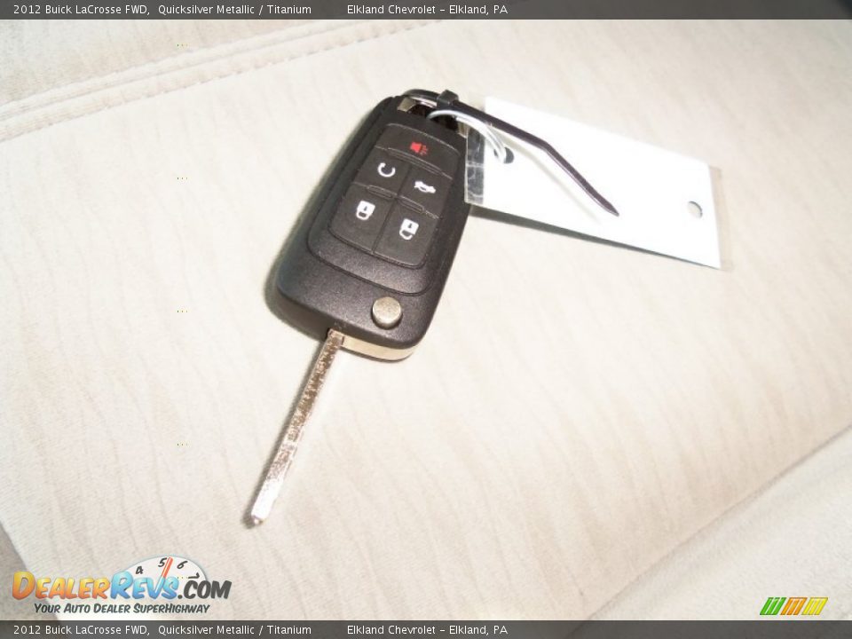 2012 Buick LaCrosse FWD Quicksilver Metallic / Titanium Photo #20