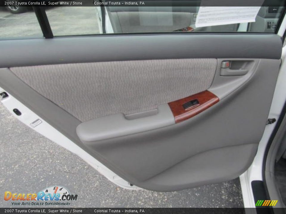 2007 Toyota Corolla LE Super White / Stone Photo #12
