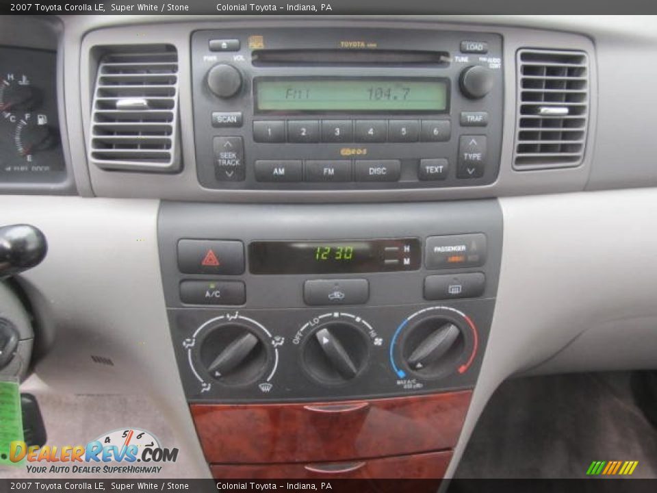 2007 Toyota Corolla LE Super White / Stone Photo #14