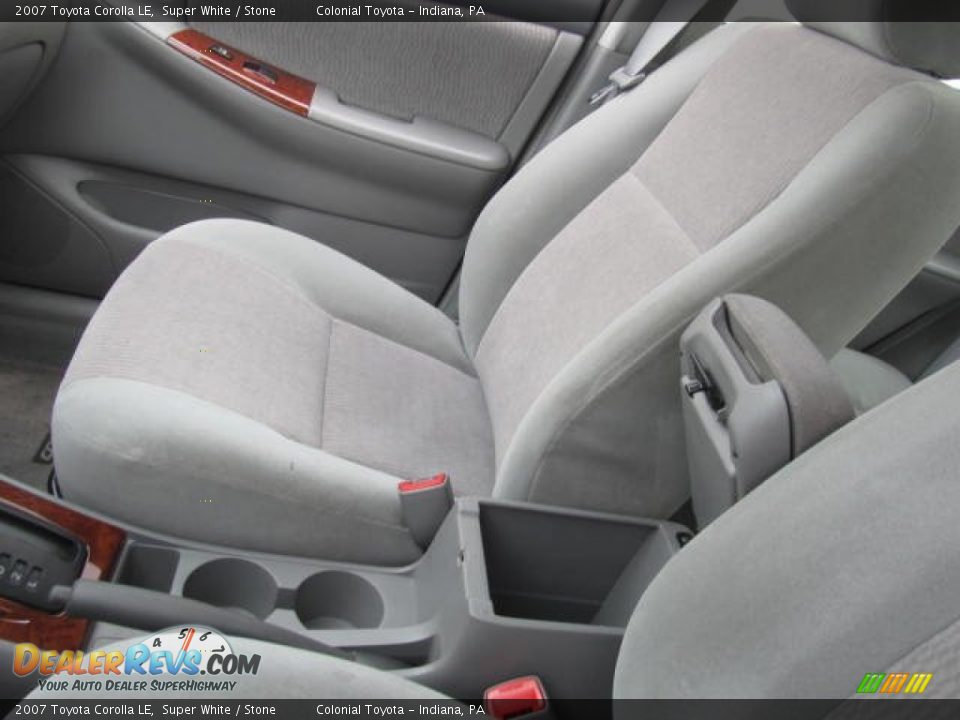 2007 Toyota Corolla LE Super White / Stone Photo #16