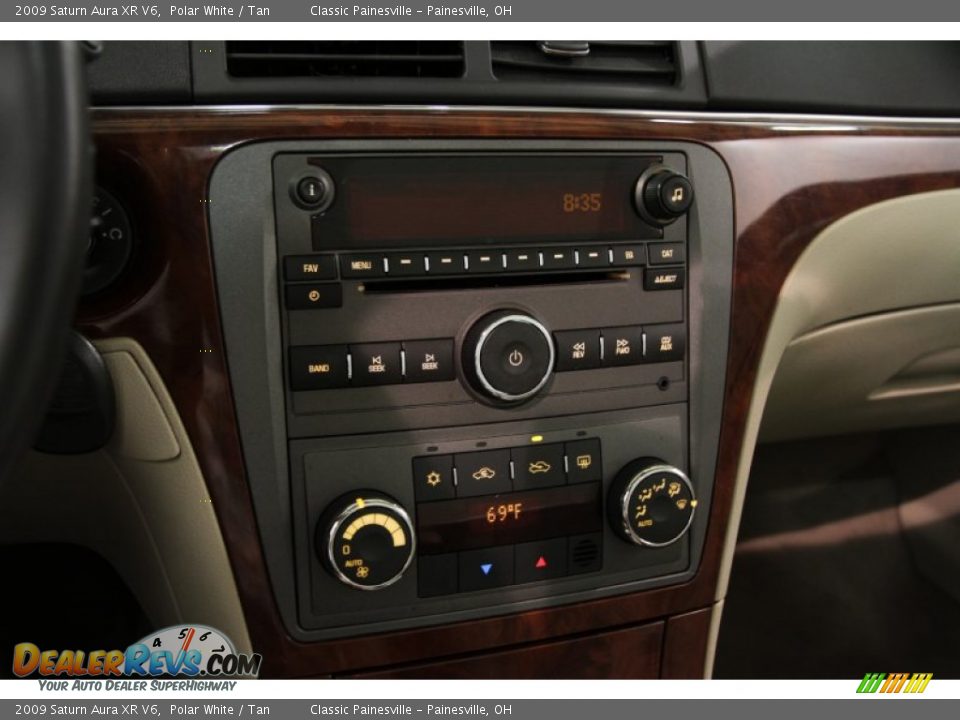 2009 Saturn Aura XR V6 Polar White / Tan Photo #9