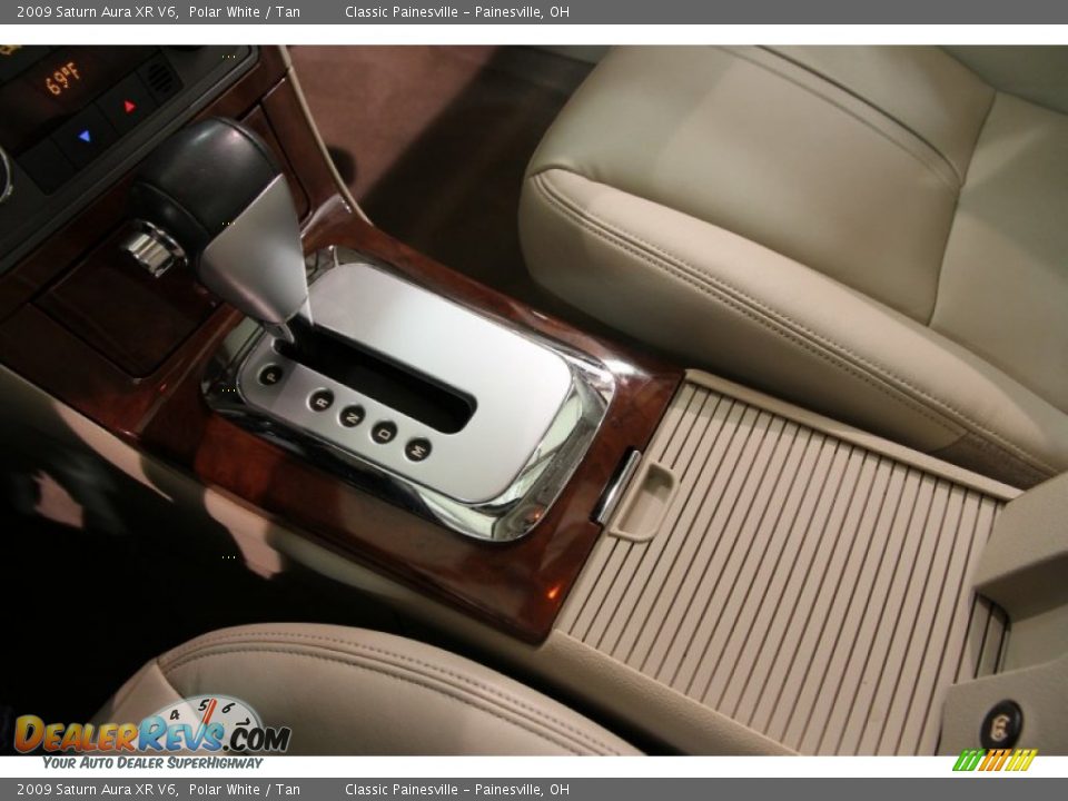 2009 Saturn Aura XR V6 Polar White / Tan Photo #10