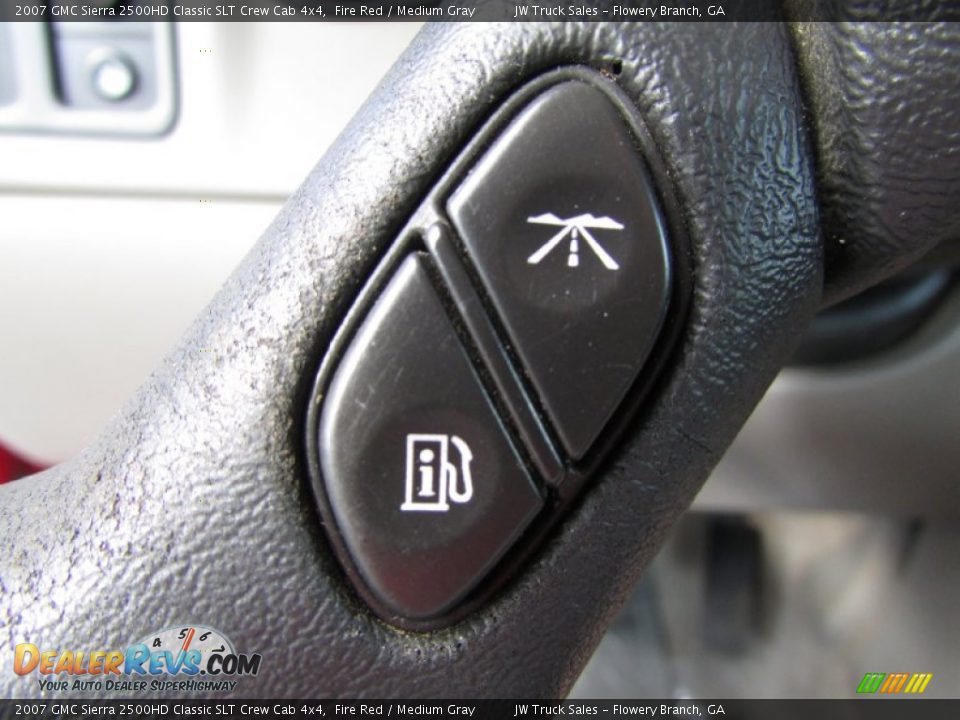 2007 GMC Sierra 2500HD Classic SLT Crew Cab 4x4 Fire Red / Medium Gray Photo #28