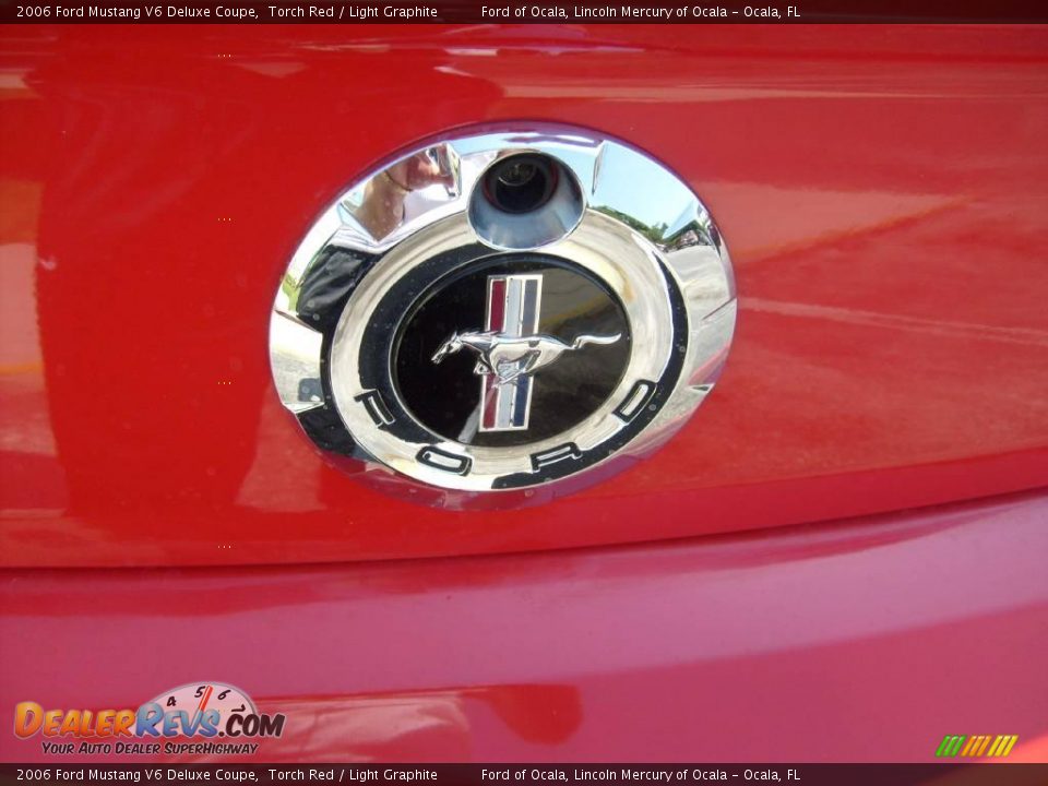 2006 Ford Mustang V6 Deluxe Coupe Torch Red / Light Graphite Photo #10
