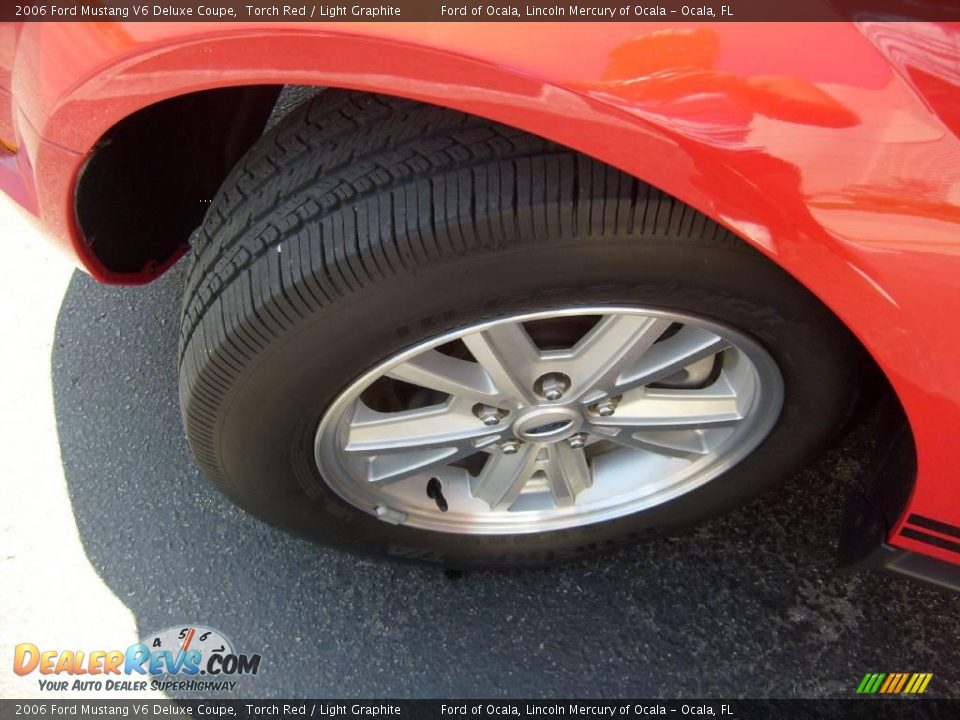 2006 Ford Mustang V6 Deluxe Coupe Torch Red / Light Graphite Photo #11