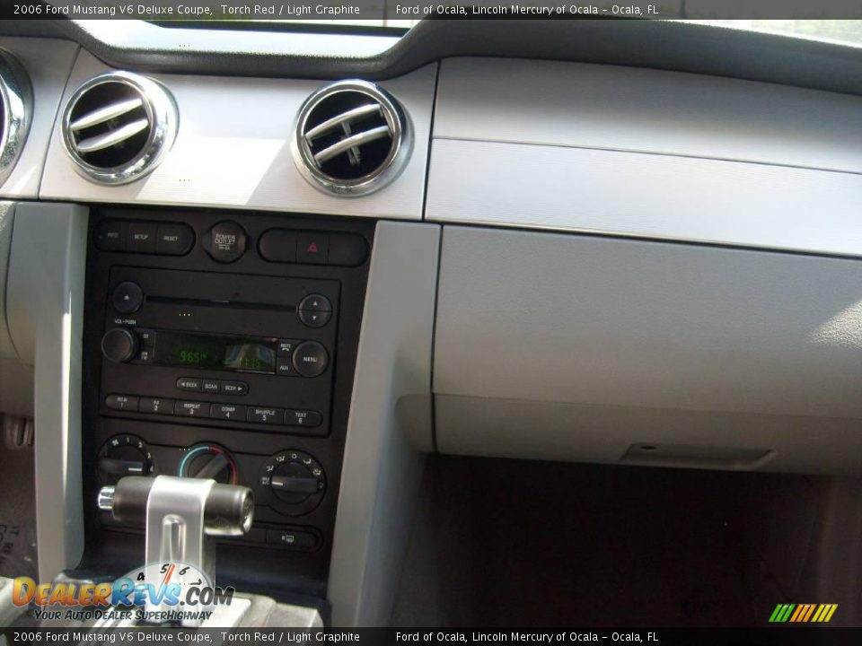 2006 Ford Mustang V6 Deluxe Coupe Torch Red / Light Graphite Photo #22