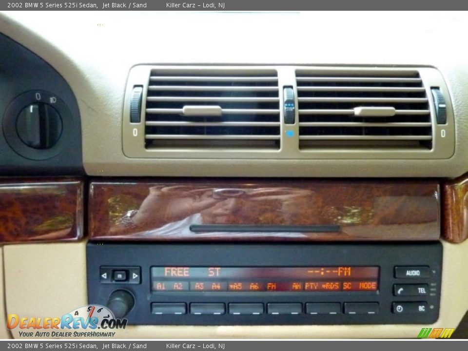 2002 BMW 5 Series 525i Sedan Jet Black / Sand Photo #16
