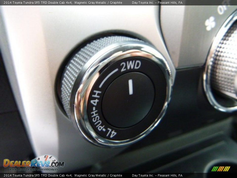2014 Toyota Tundra SR5 TRD Double Cab 4x4 Magnetic Gray Metallic / Graphite Photo #17