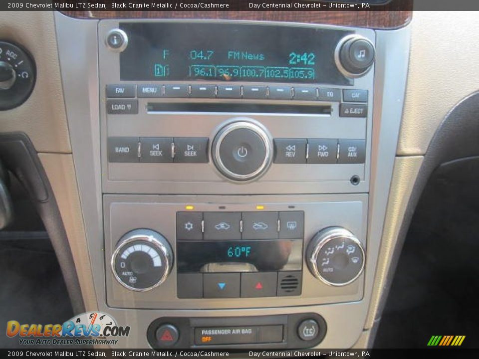2009 Chevrolet Malibu LTZ Sedan Black Granite Metallic / Cocoa/Cashmere Photo #16
