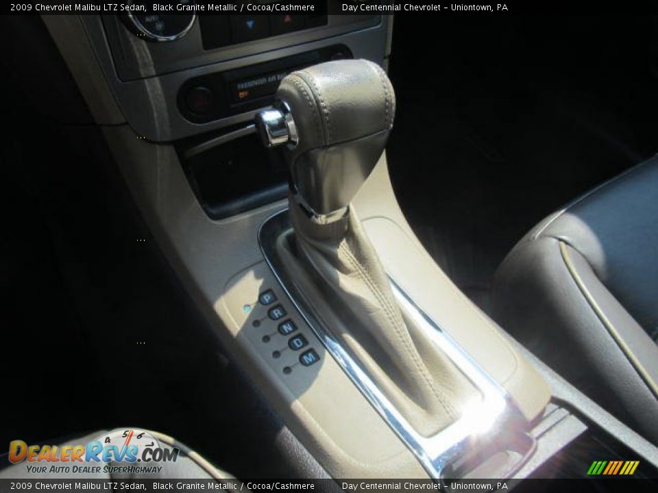 2009 Chevrolet Malibu LTZ Sedan Black Granite Metallic / Cocoa/Cashmere Photo #17