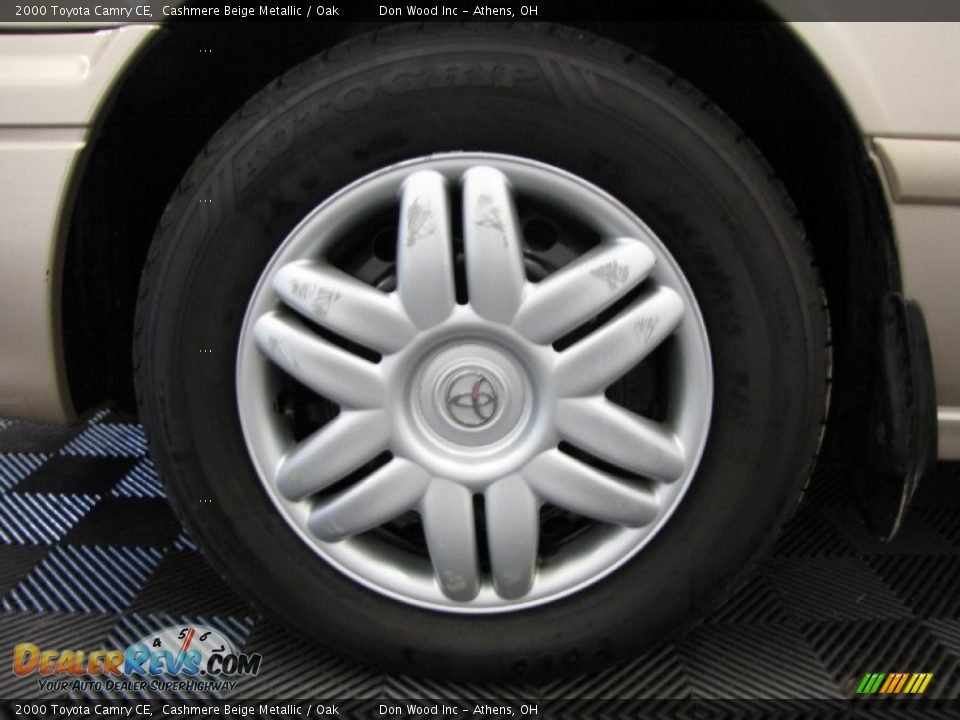 2000 Toyota Camry CE Cashmere Beige Metallic / Oak Photo #24