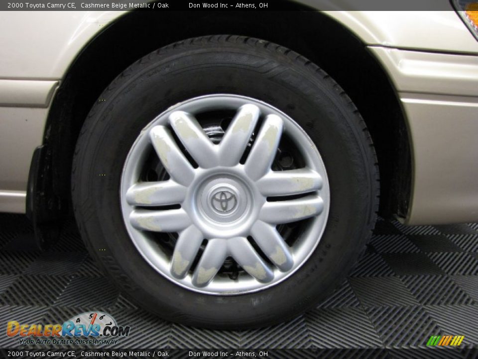 2000 Toyota Camry CE Cashmere Beige Metallic / Oak Photo #25