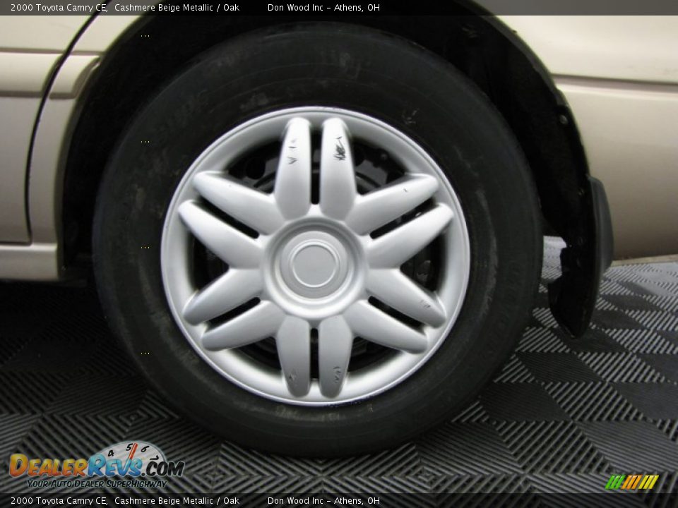 2000 Toyota Camry CE Cashmere Beige Metallic / Oak Photo #26