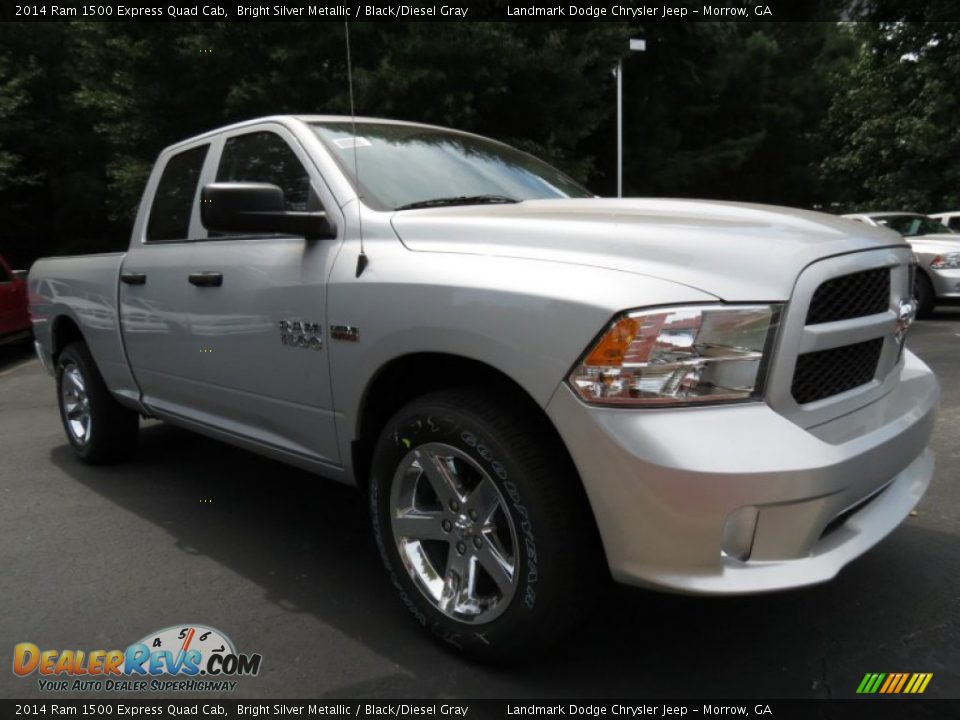 Front 3/4 View of 2014 Ram 1500 Express Quad Cab Photo #4
