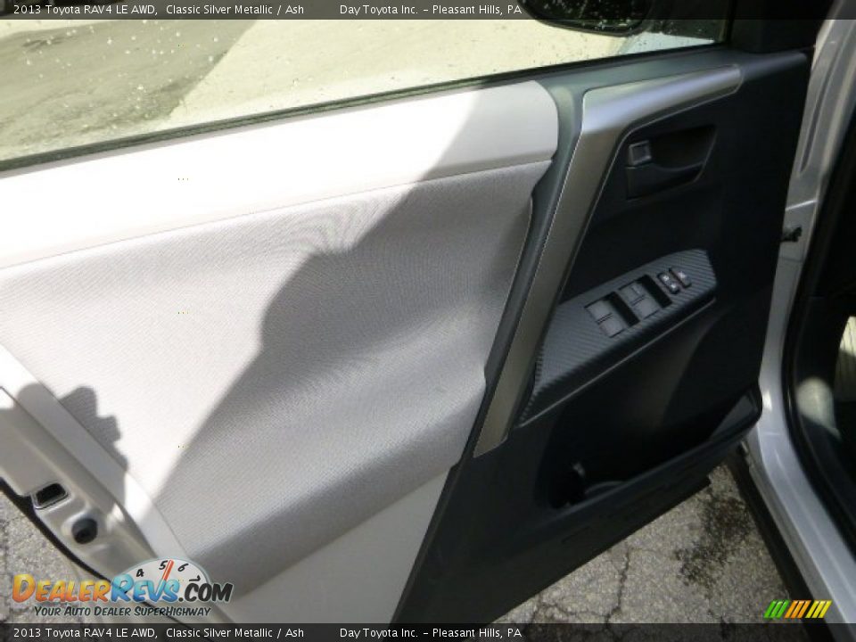 2013 Toyota RAV4 LE AWD Classic Silver Metallic / Ash Photo #14