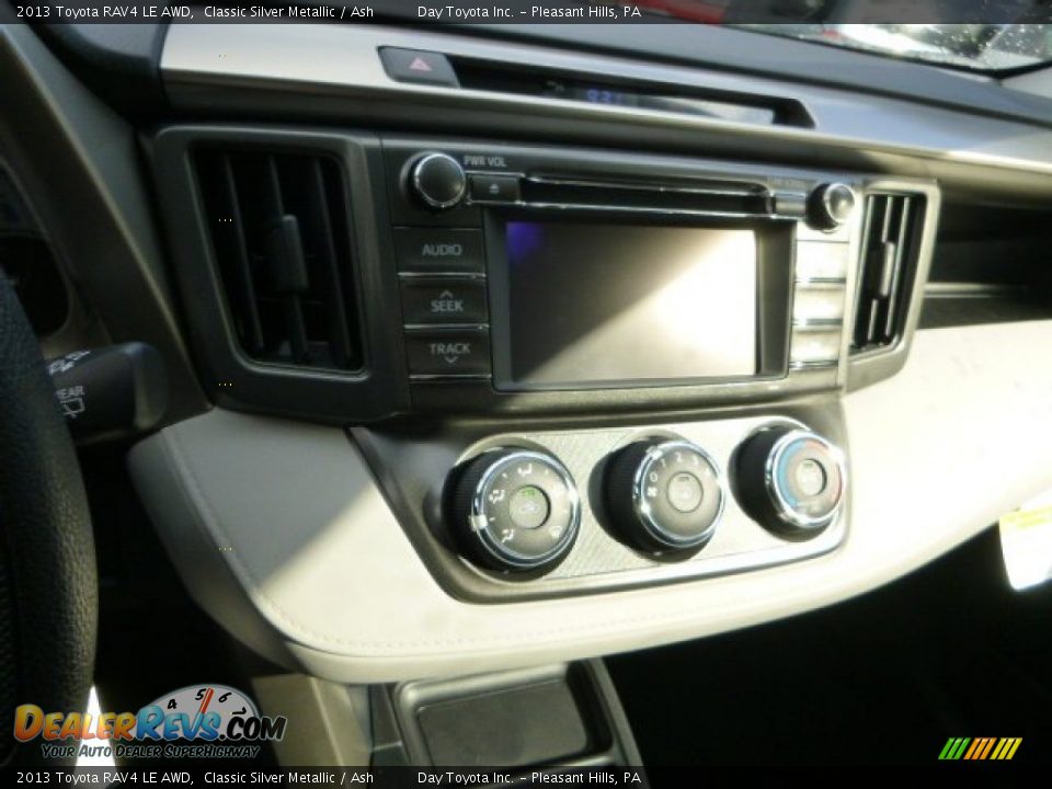 2013 Toyota RAV4 LE AWD Classic Silver Metallic / Ash Photo #17